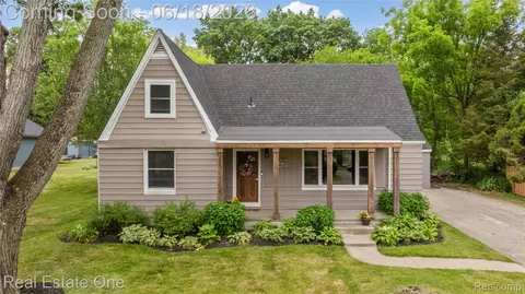 2275 Richwood Rd, Auburn Hills, MI 48326