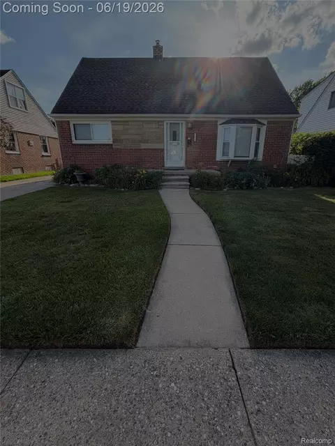 26017 Ronald St, Roseville, MI 48066
