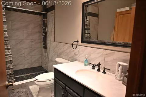 Bath - 16501 Hannan Rd, Romulus, MI 48174 photo 1 of 2