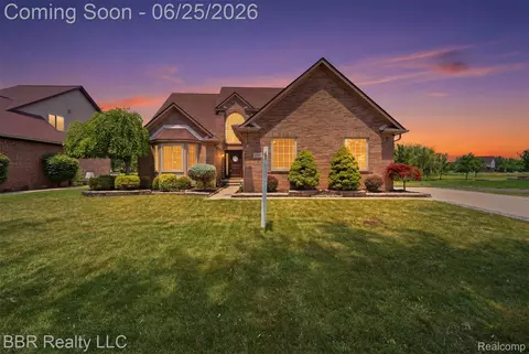 26796 Arcadia Dr, Flat Rock, MI 48134