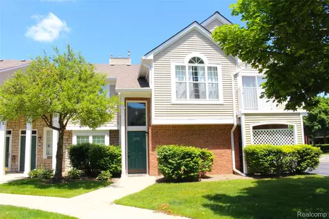 56501 Chesapeake Trl #57, Shelby Township, MI 48316