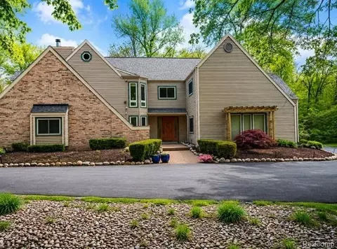 4790 Meridian Rd, Williamstown, MI 48895