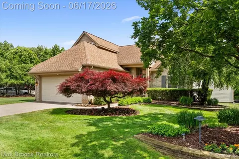 34896 Pennington Dr, Farmington Hills, MI 48335