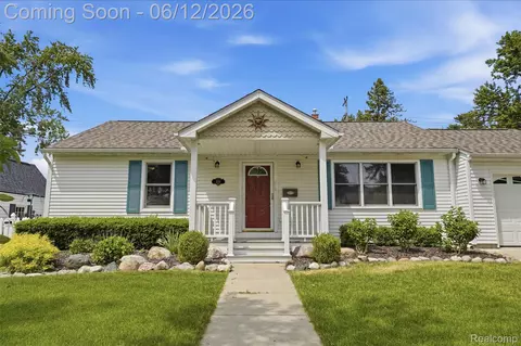 330 Whipple St, South Lyon, MI 48178