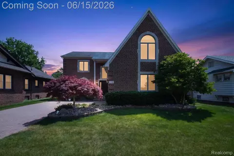 126 Baldwin Ave, Royal Oak, MI 48067