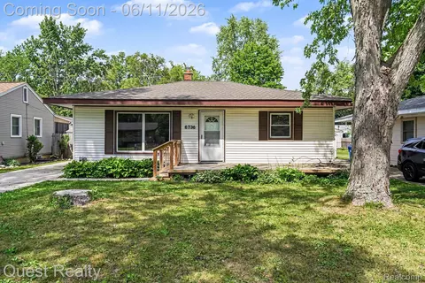 6736 Cloverton Dr, Waterford, MI 48329