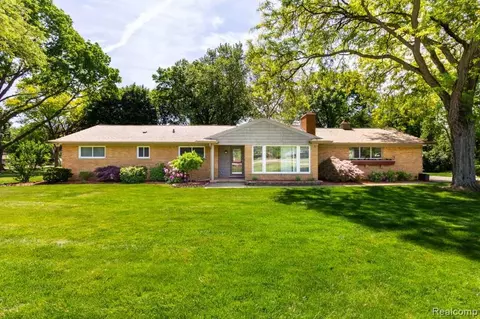 31641 Rocky Crst, Farmington Hills, MI 48336