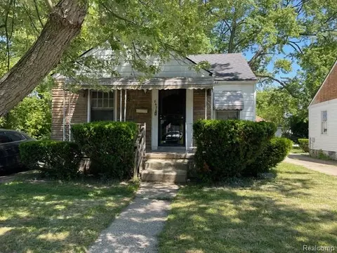 8426 Auburn St, Detroit, MI 48228
