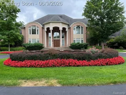 8479 Misty Mdws, Grand Blanc, MI 48439