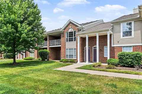 16440 Dominion Dr, Macomb, MI 48044