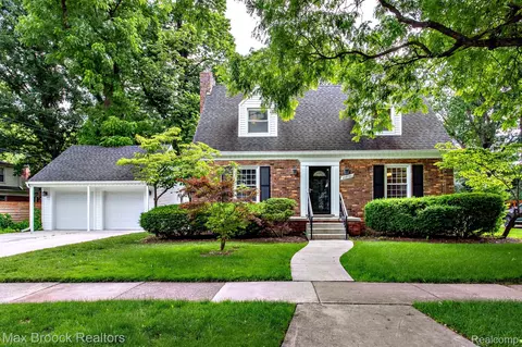 25830 Berkley Ave, Huntington Woods, MI 48070