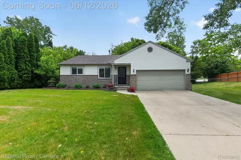 34377 Colfax Dr, Farmington Hills, MI 48335