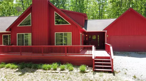 416 Crystal Ln, Beaver Creek, MI 48653