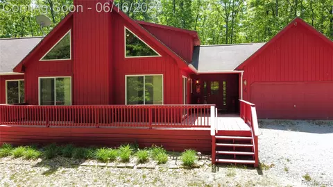 416 Crystal Ln, Beaver Creek, MI 48653