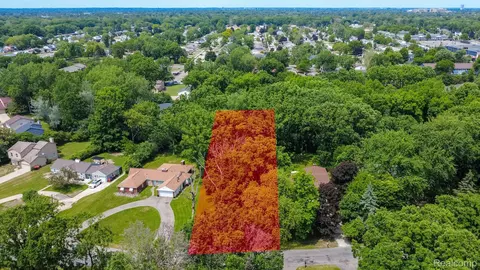 16034 Meadowood Ave, Southfield, MI 48076
