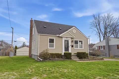 927 Montrose Ave, Royal Oak, MI 48073