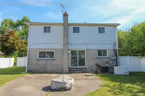 17020 Pennsylvania St, Southfield, MI 48075