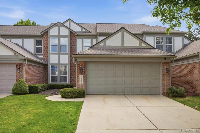 2239 Lone Wolf Ln, Canton, MI 48188