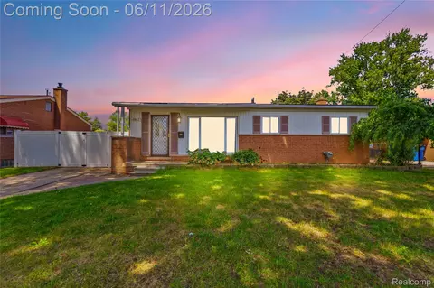 4663 Buchanan Ave, Warren, MI 48092