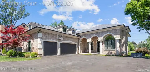 2428 Pine Lake Rd, West Bloomfield, MI 48324