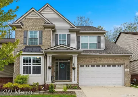 4953 W Stonegate Cir, Orion, MI 48359