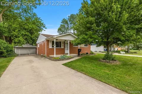 1146 Harrison Ave, Garden City, MI 48135