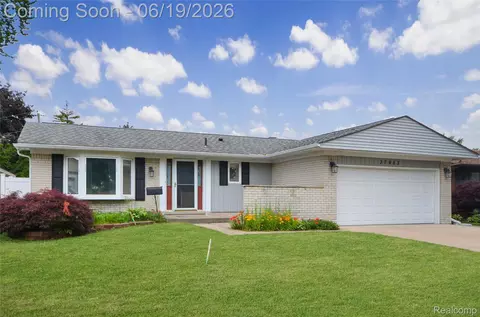 37653 Longacre Dr, Sterling Heights, MI 48312