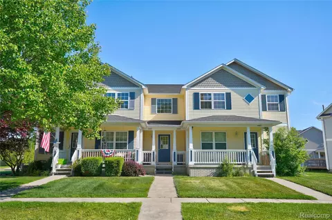 4485 Home Town Dr, Flint, MI 48506
