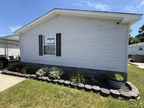 40 Bellwood, Swartz Creek, MI 48473