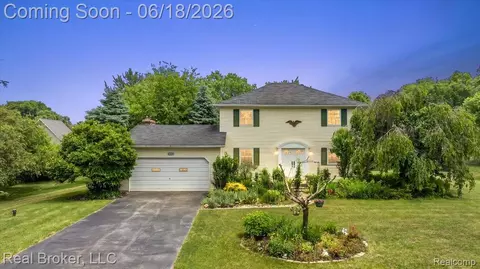 6339 Westwego Dr, Green Oak, MI 48116