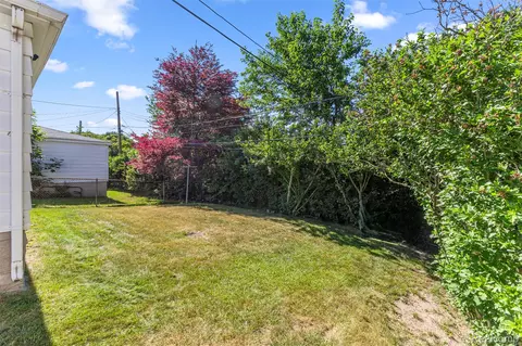 Exterior - 22312 Madison St, Dearborn, MI 48124 photo 7 of 7