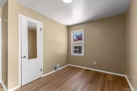 Bedroom - 22312 Madison St, Dearborn, MI 48124 photo 4 of 6