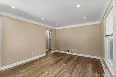 Living - 22312 Madison St, Dearborn, MI 48124 photo 3 of 4