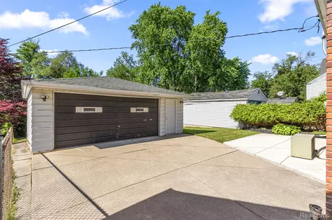 Exterior - 22312 Madison St, Dearborn, MI 48124 photo 5 of 7