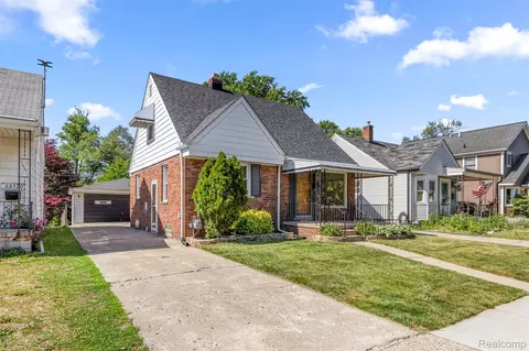 Exterior - 22312 Madison St, Dearborn, MI 48124 photo 2 of 7