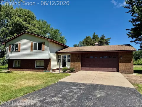 4059 Galbraith Line Rd, Worth, MI 48422