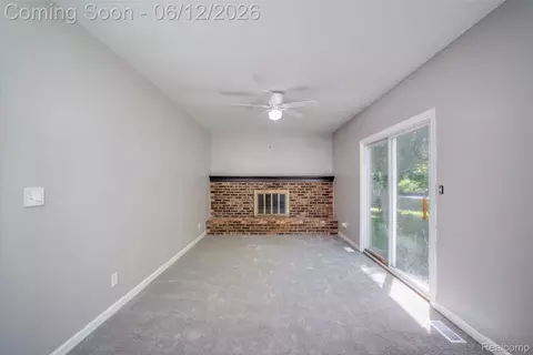 Living - 1518 Diane Dr, Flushing, MI 48433 photo 1 of 6