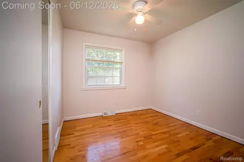 Bedroom - 1518 Diane Dr, Flushing, MI 48433 photo 3 of 3