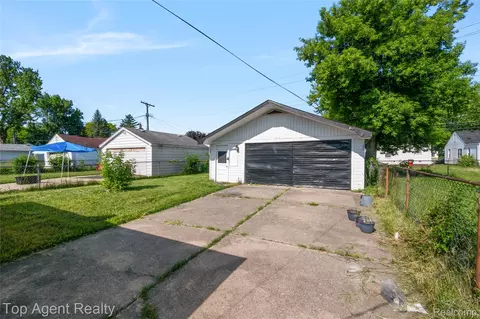 Exterior - 22085 Rausch Ave, Eastpointe, MI 48021 photo 4 of 5