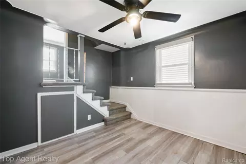 Entry Way - 22085 Rausch Ave, Eastpointe, MI 48021 photo 4 of 15