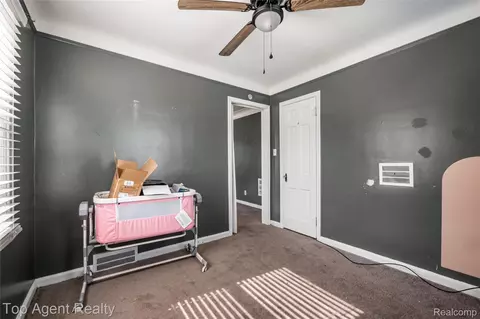 Bedroom - 22085 Rausch Ave, Eastpointe, MI 48021 photo 3 of 3