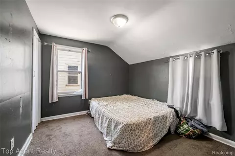 Bedroom - 22085 Rausch Ave, Eastpointe, MI 48021 photo 2 of 3