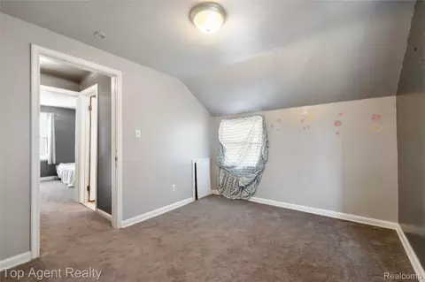 Entry Way - 22085 Rausch Ave, Eastpointe, MI 48021 photo 11 of 15