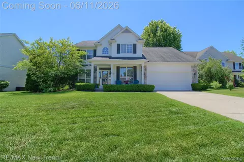 1063 Stable Ln, South Lyon, MI 48178