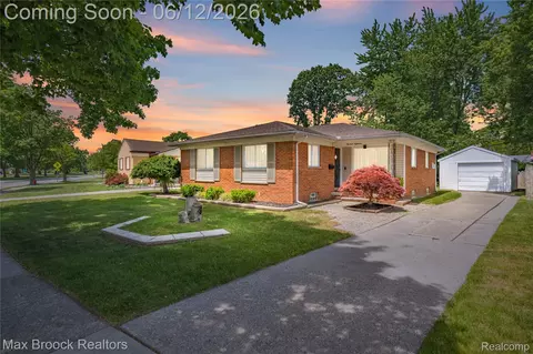 1918 Massoit Rd, Royal Oak, MI 48073