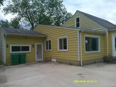 30925 Block St, Garden City, MI 48135