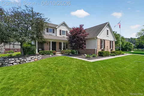 2004 Palmer Dr, Wixom, MI 48393