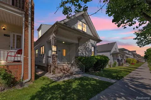 11369 Lumpkin St, Hamtramck, MI 48212