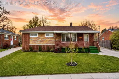 22111 Logue Ave, Warren, MI 48091