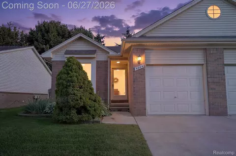 4044 Heatherwood Ct, Warren, MI 48092